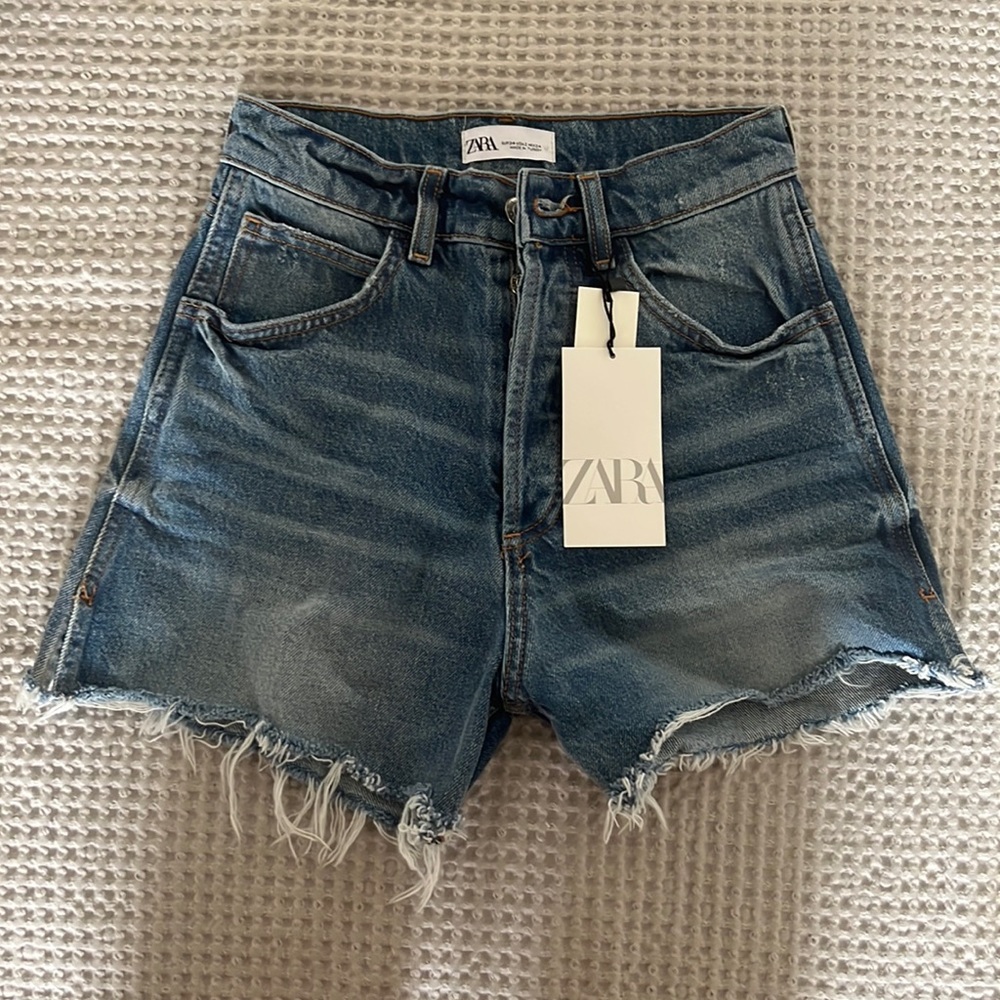 Zara high waisted denim shorts, NWT!!
